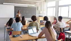 Ile zarobią nauczyciele w 2025 roku? Oto nowe stawki wynagrodzeń