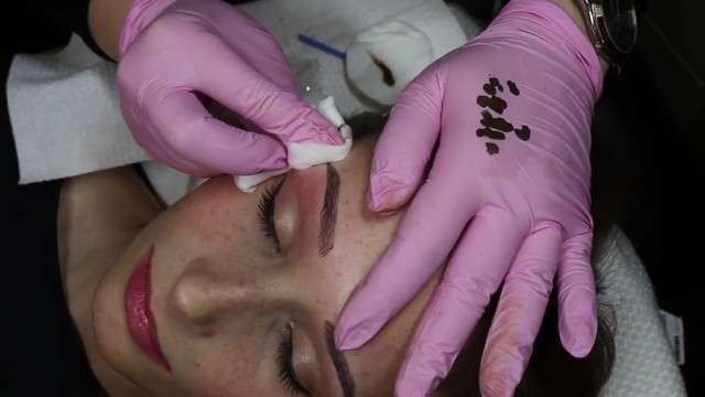 10 dolog, amit nem tudtál a microblading szemöldök-tetoválásról, pedig kellene!