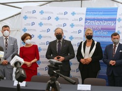 Przydałoby się coś lżejszego. Prawie doskonała stylizacja minister Maląg