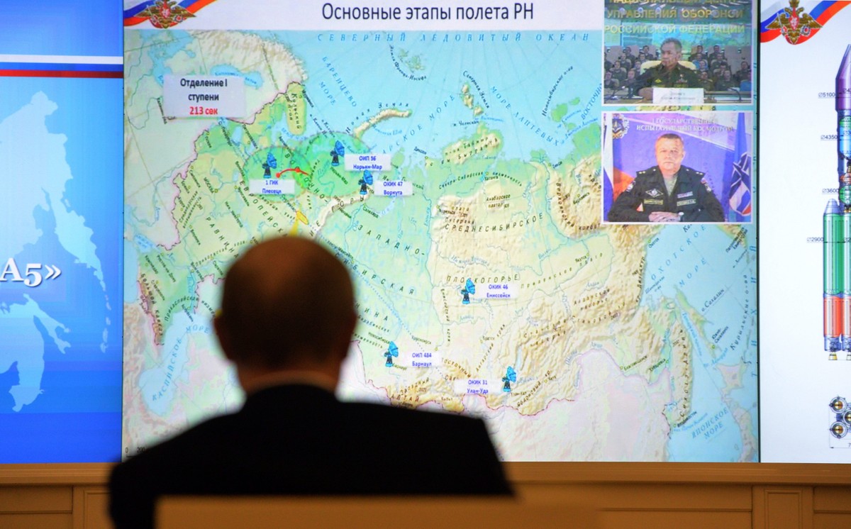 Władimir Putin ogląda start rakiety Angara na żywo