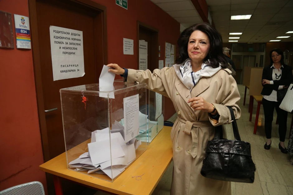 Sanda Raskovic na biralištu