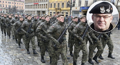 Tysiące Polaków pójdą w kamasze. Generał bije na alarm