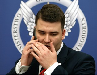 Polityczni Misiewicze nie są niczym nowym. Co wybory zyskują nową twarz