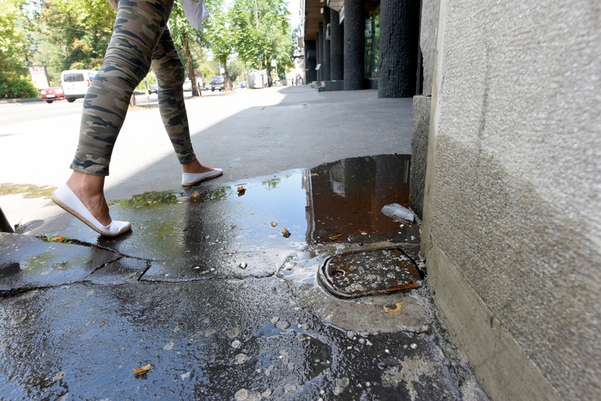 Curenje klima uređaja