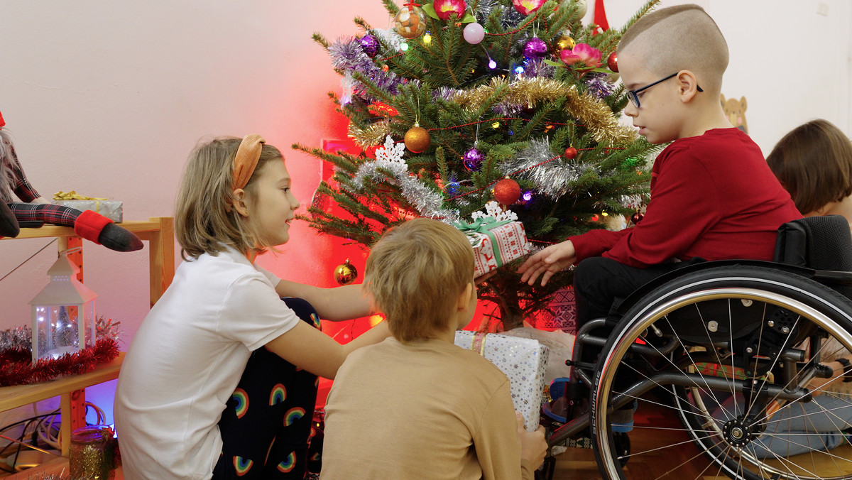 Fundacja Avalon i portal Helpuj.pl wspierają osoby z niepełnosprawnościami