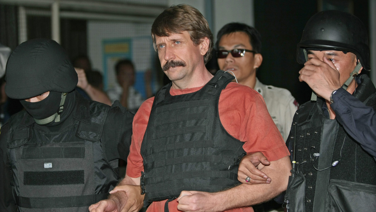 Sąd w Tajlandii usunął ostatnią przeszkodę prawną na drodze do wydania Stanom Zjednoczonym Rosjanina Wiktora Buta, podejrzanego o nielegalny handel bronią na wielką skalę.