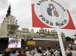 Posłuchaj hitu "Moherowe berety"