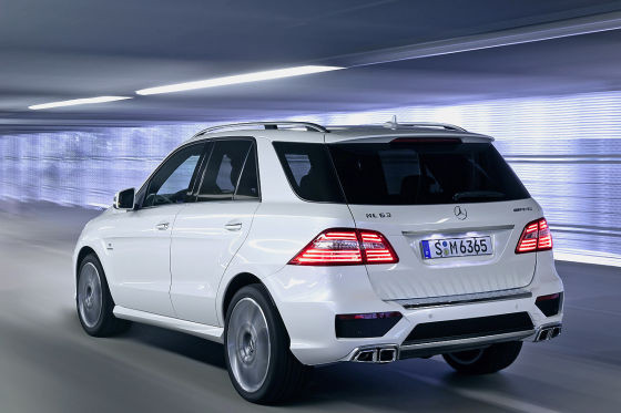 Mercedes ML 63 AMG SUV na ostro