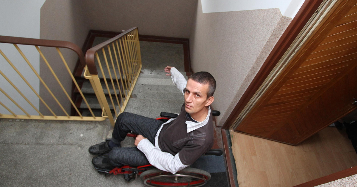 Przyznali inwalidzie na wÃ³zku mieszkanie na piÄ™trze