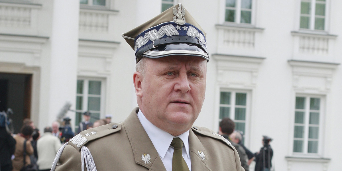 Gen. Pacek broni Jaruzelskiego i Kiszczaka?