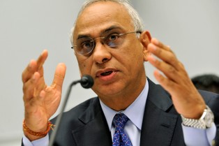 Deven Sharma, szef S&P - człowiek, który zdegradował Stany Zjednoczone