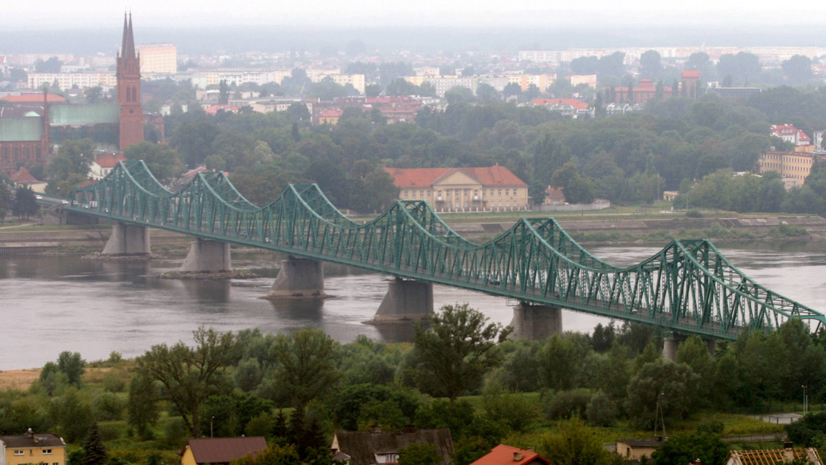 Włocławek zwyciężył w krajowym rankingu pod hasłem ,"Europejski samorząd". Najlepiej, spośród wszystkich miast na prawach powiatu, wykorzystuje fundusze europejskie. Przed rokiem miasto zajmowało dopiero 34. miejsce w rankingu - informuje Radio PiK.