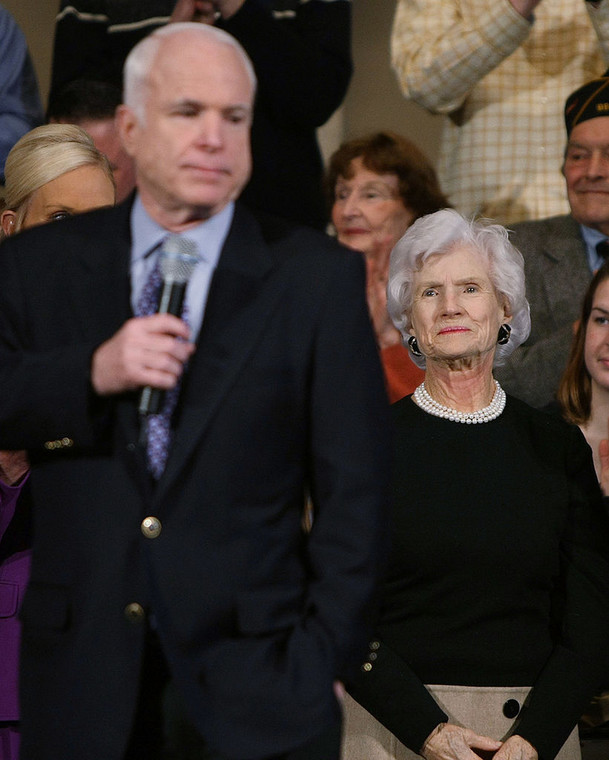 Roberta McCain z synem