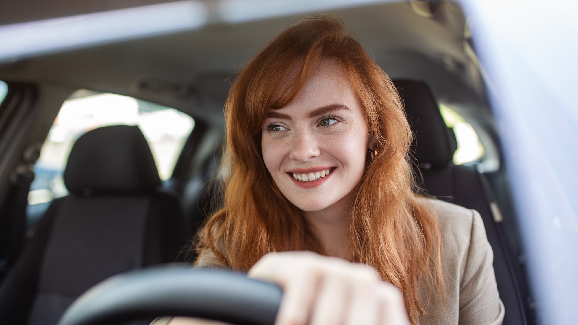 Štúdia potvrdila, že ženy jazdia lepšie ako muži. Štatistiky nehôd hovoria jasnou rečou. 