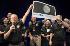 Zdjęcia, jakich jeszcze nie było! Sonda sfotografowała Plutona z bliska