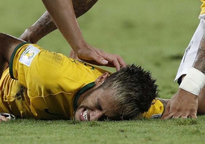 Neymar nie zagra już na mundialu. Poważna kontuzja po brutalnym faulu