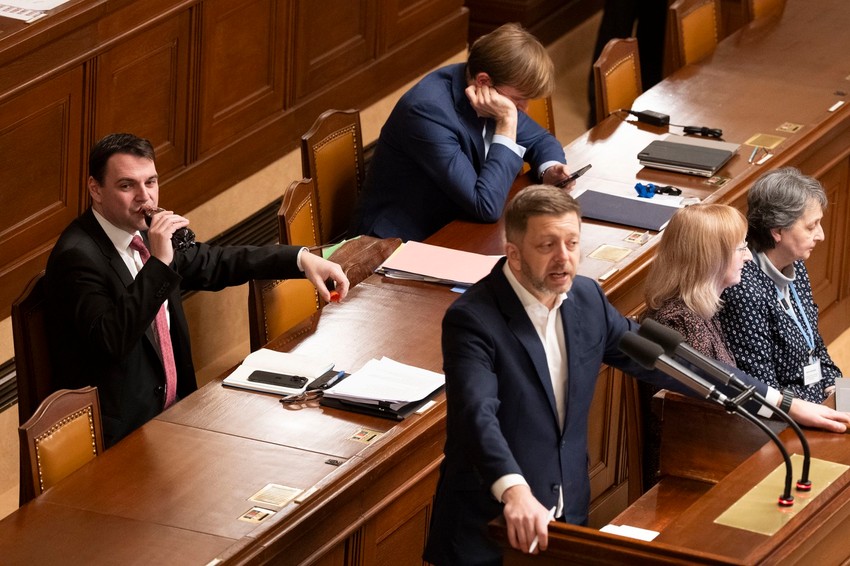 Petr Mačinka (L) u parlamentu Češke 27. januara 2025.