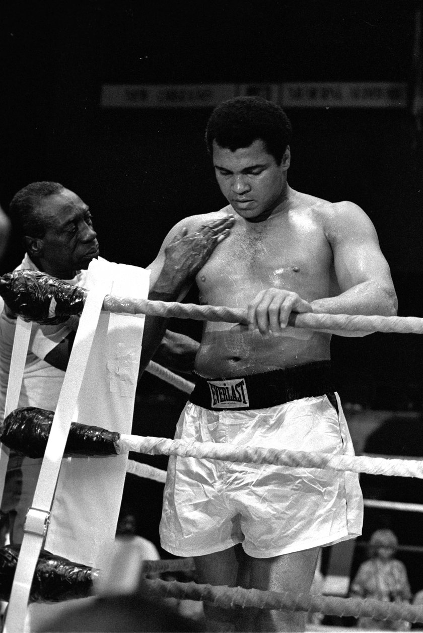 Muhammad Ali odszedł. Przypomnij sobie jak żył legendarny pięściarz