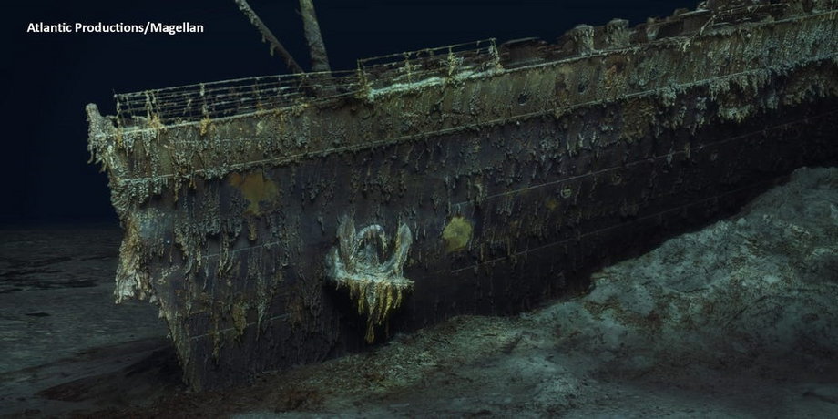 Obraz ze skanu 3D Titanica, ukazujący dziób statku
