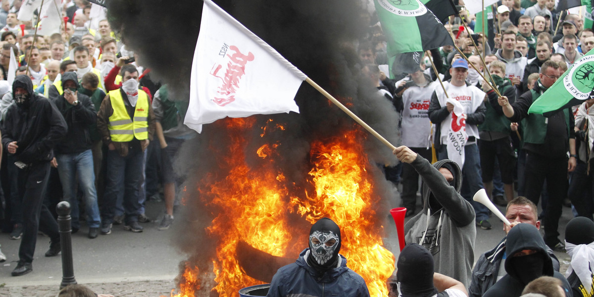 MANIFESTACJA GORNIKOW PRZECIWKO ZLEJ SYTUACJI GORNICTWA