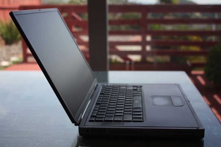 Titanium Powerbook G4 - 2001. Fot. Flickr/reticulating