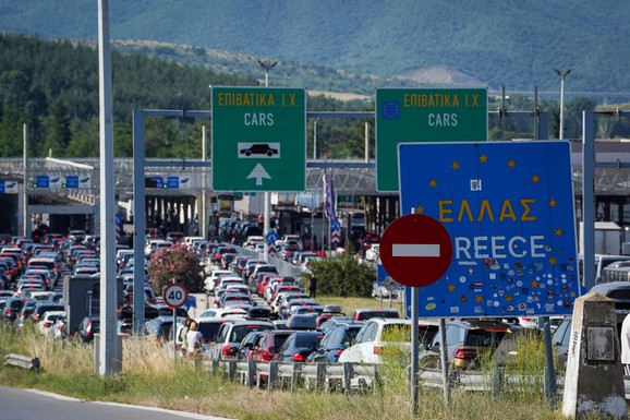 ZA OVE PREKRŠAJE POLICIJA PRESREĆE NA AUTO-PUTU! Nov sistem kamera na putu do mora, evo i TAČNIH LOKACIJA