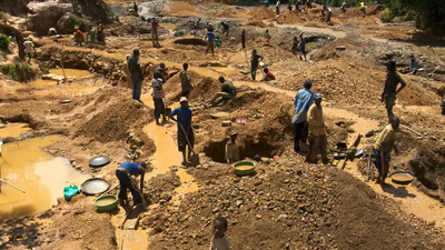 Illegal miners (Credit: Vanguard News)