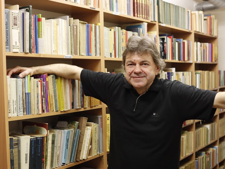 Marek Krukowski w bibliotece w Kwidzynie