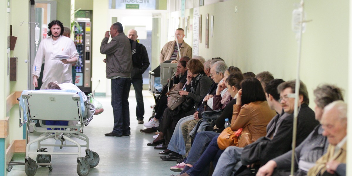 Piotrków Trybunalski. Skandal na SOR-ze, kobieta zaatakowała trzech pracowników personelu medycznego (zdj. ilustracyjne).