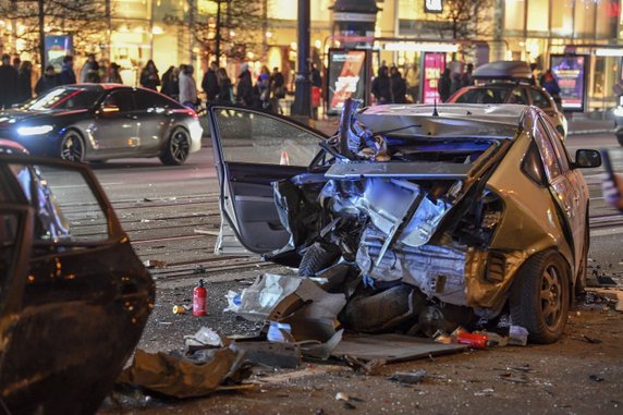 Conflicto por UL.  Marszałkowska en Varsovia.  Siete autos chocaron