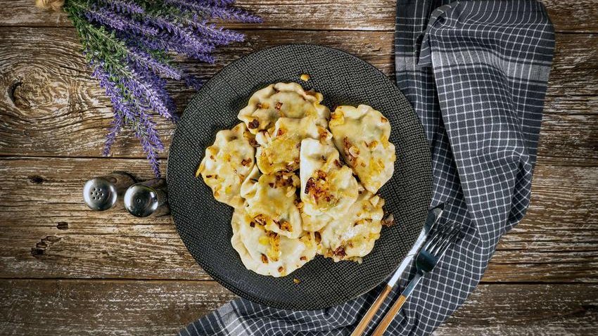 Pierogi z kaszanką - Adobe Stock - Arkadiusz Fajer