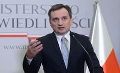 Ziobro dementuje informacje 'Faktu' o wstrzymaniu reformy KRS: To są celowo tworzone plotki
