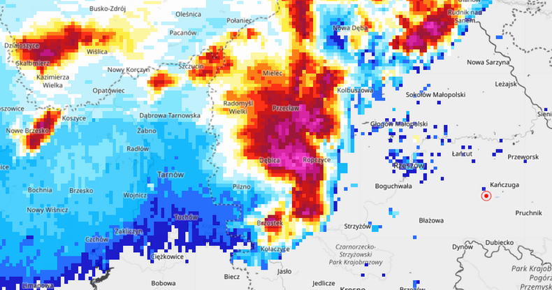 Burza widoczna na radarze.