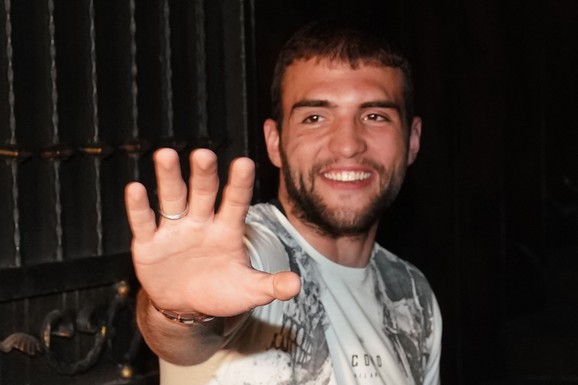 "ŽIVEO SAM U PODVORJU SRPSKE PRAVOSLAVNE CRKVE U RUSIJI" Veljko Ražnatović otkrio nepoznate detalje boravka u Moskvi: "Tamo više neću živeti"