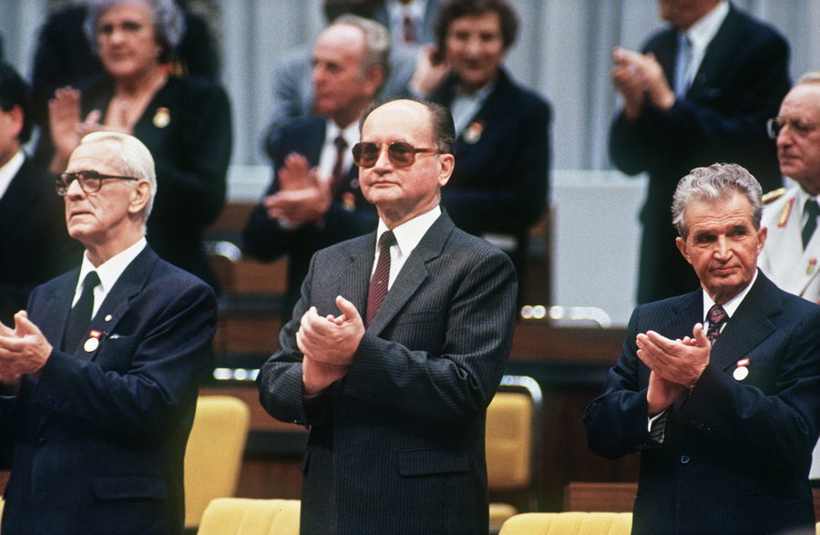 Wojciech Jaruzelski i Nicolae Ceaucescu w 1989 r.