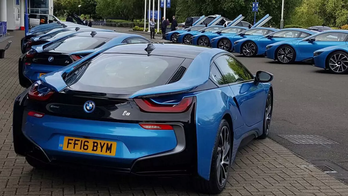 BMW i8