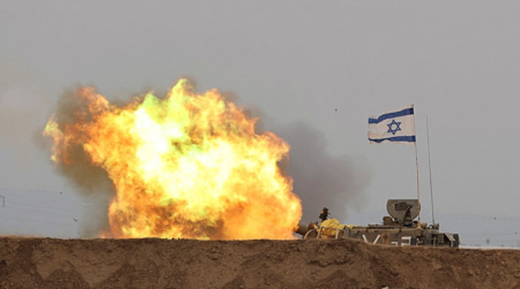 Hatalmas csapást mértek az izraeli erők a gázai övezetben elterülő Hamász főhadiszállásra. / Fotó: MTI / EPA