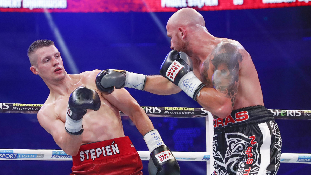 Paweł Stępień (5-0, 4 KO) pokonał na punkty po trudnym boju Norberta Dąbrowskiego (18-5-1, 7 KO). To była pierwsza walka podczas gali Polsat Boxing Night, której punktem kulminacyjnym będzie starcie Krzysztofa Głowackiego z Ołeksandrem Usykiem o pas mistrza świata.