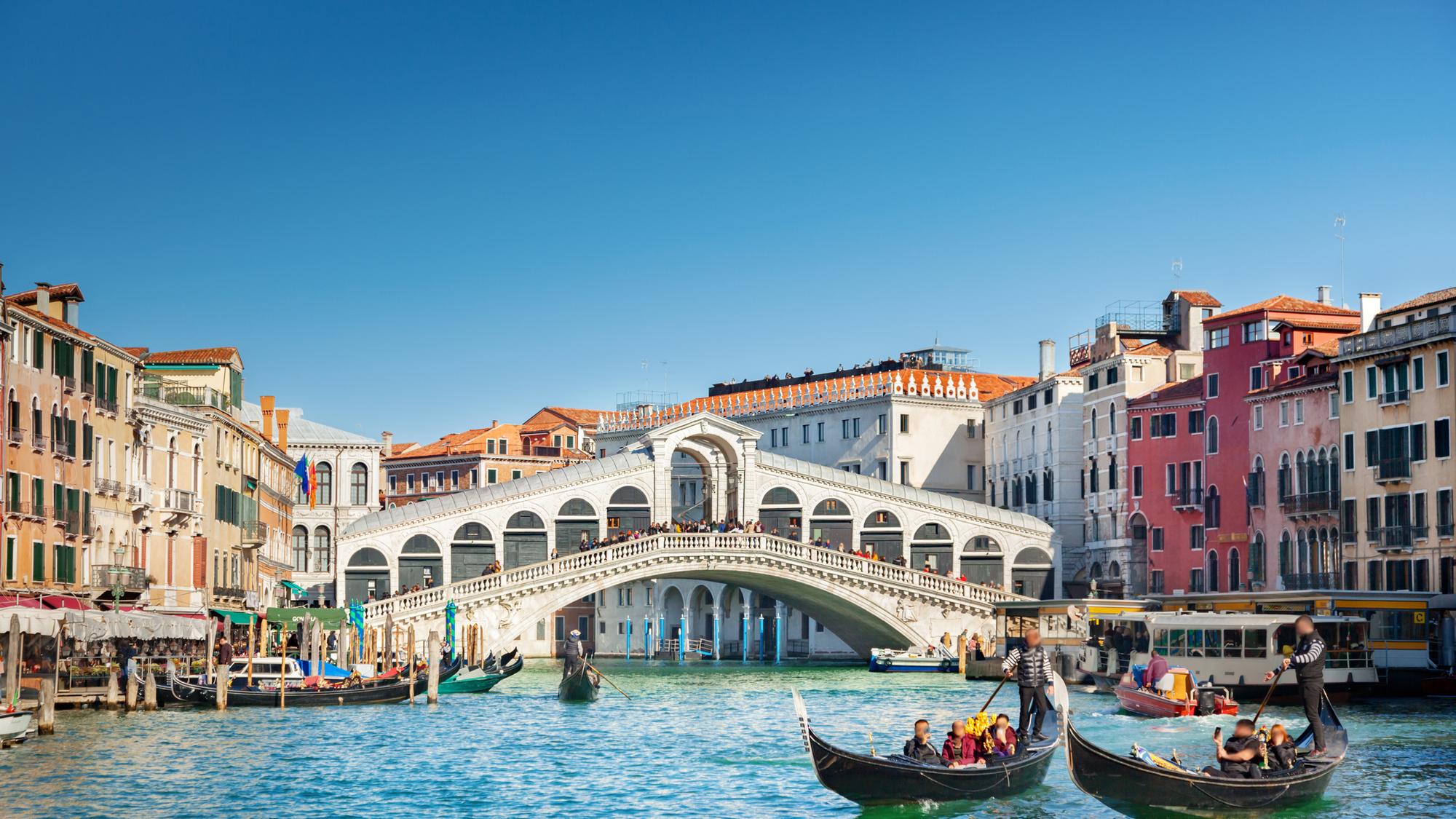 Poplatky pre jednodňových turistov priniesli Benátkam zhruba 975.000 eur (ilustračné foto).