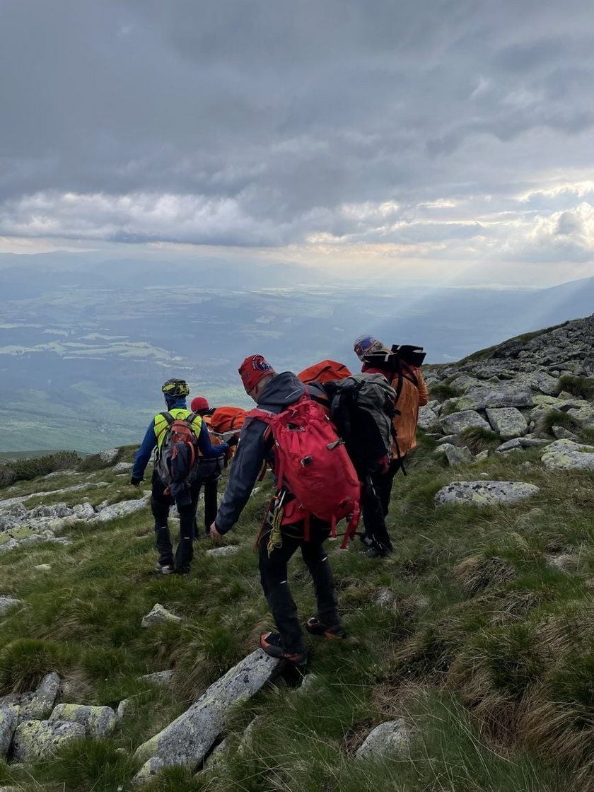 Tatry. 49-letnia turystka zmarła pod Krywaniem. Pogoda opóźniła akcję