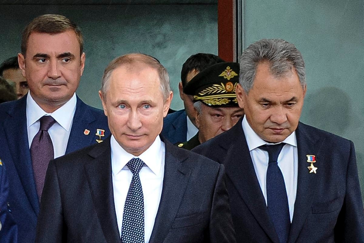 Ruský prezident Vladimir Putin a minister obrany Sergej Šojgu.