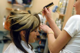 Wzburzenie zbytnim skróceniem włosów przed ślubem jest zrozumiałe