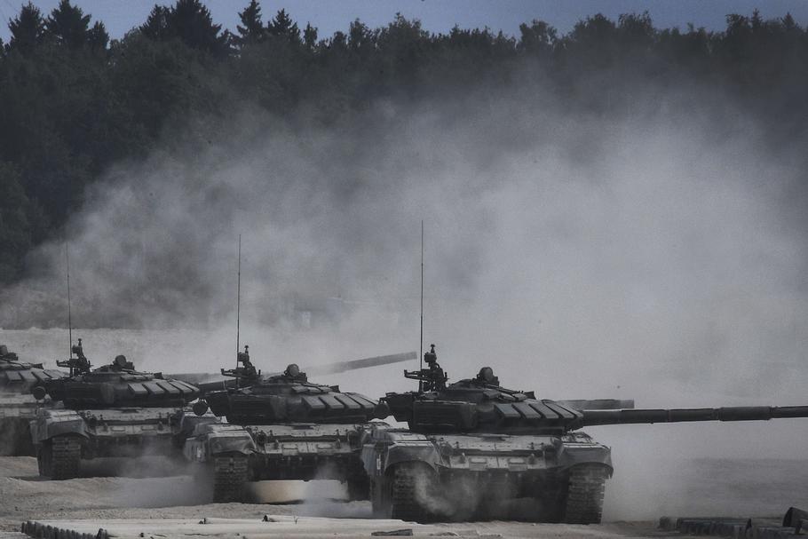 Czołgi T-90 to jedne z najnowocześniejszych konstrukcji w rosyjskiej armii. Załoga ukraińskiego M-2 Bradley wygrała starcie z nim dzięki sprytowi