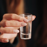 Szokott vodkázni? Megemelheti, de le is eshet a vérnyomása tőle - erre ügyeljen!