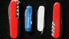 Taschenmesser mit Korkenzieher, Pinzette oder Schere ab 20 Euro