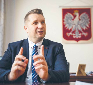 Koniec roku szkolnego. Czarnek: Zmieniliśmy już nieco edukację