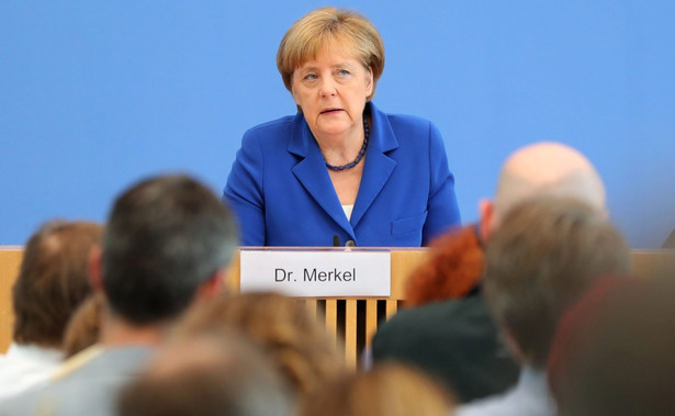 Merkel o zamachach: Wstrząsające, przygnębiające i deprymujące. Ale polityka imigracyjna bez zmian