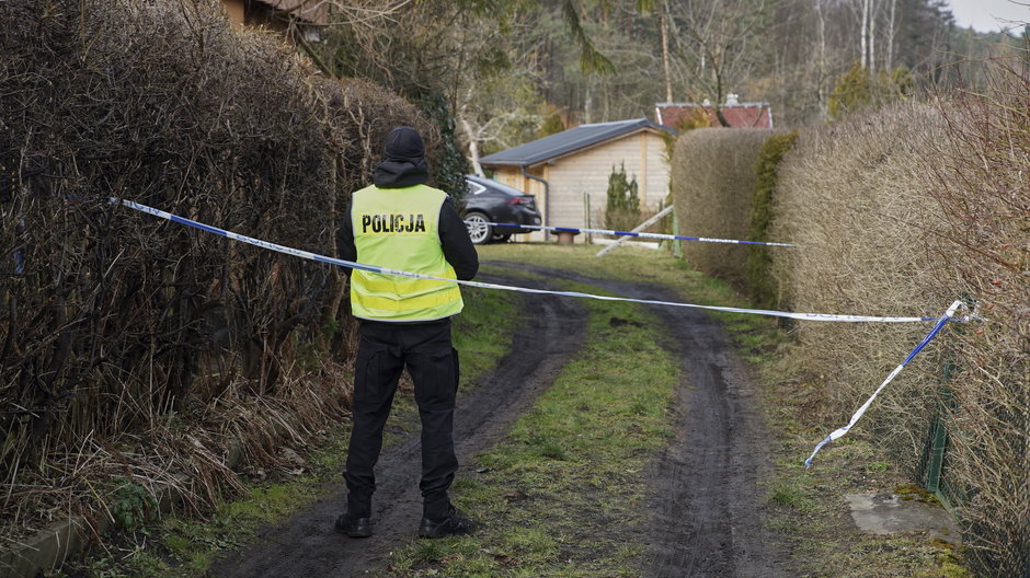 Policjanci poszukują potencjalnego miejsca ukrycia zwłok zaginionej w 2010 r. Iwony Wieczorek. Sopot, 5 marca 2020 r.