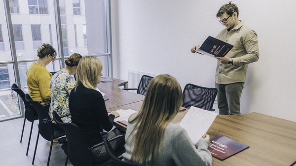 Zarządzanie sobą w czasie, budowanie odporności psychicznej, skuteczne budowanie celów SMART, podstawy coachingu dla liderów, talenty Gallupa, stan flow czy współpraca w zespole - co wybierasz?
