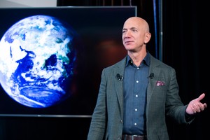 Kryzys klimatyczny - właściciel Amazona szef Bezos daje miliardy na walkę